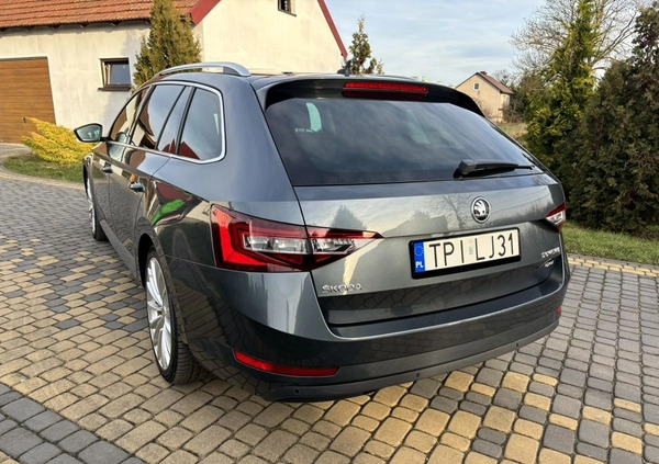 Skoda Superb cena 69999 przebieg: 267852, rok produkcji 2017 z Pińczów małe 781